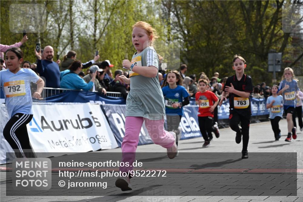 12.04.2026 - 45. Internationalen Wilhelmsburger Insellauf J. Mangold http://msf.ph/oto/9522272 12.04.2026 14:21:52 Ziel 136, 729, 769, 646, 159, 1622, 317, 283, 134, 316, 792, 763, 255, 65, 1617, 969, 799, 974, 482, 236 meine-sportfotos.de