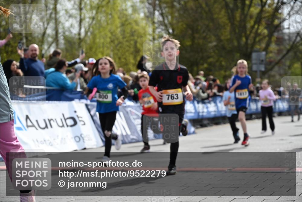 12.04.2026 - 45. Internationalen Wilhelmsburger Insellauf J. Mangold http://msf.ph/oto/9522279 12.04.2026 14:21:52 Ziel 136, 729, 769, 646, 159, 1622, 317, 283, 134, 316, 792, 763, 255, 65, 1617, 969, 799, 974, 482, 236 meine-sportfotos.de