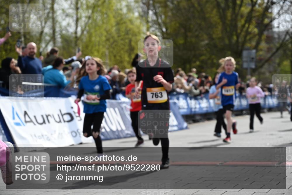12.04.2026 - 45. Internationalen Wilhelmsburger Insellauf J. Mangold http://msf.ph/oto/9522280 12.04.2026 14:21:52 Ziel 136, 729, 769, 646, 159, 1622, 317, 283, 134, 316, 792, 763, 255, 65, 1617, 969, 799, 974, 482, 236 meine-sportfotos.de