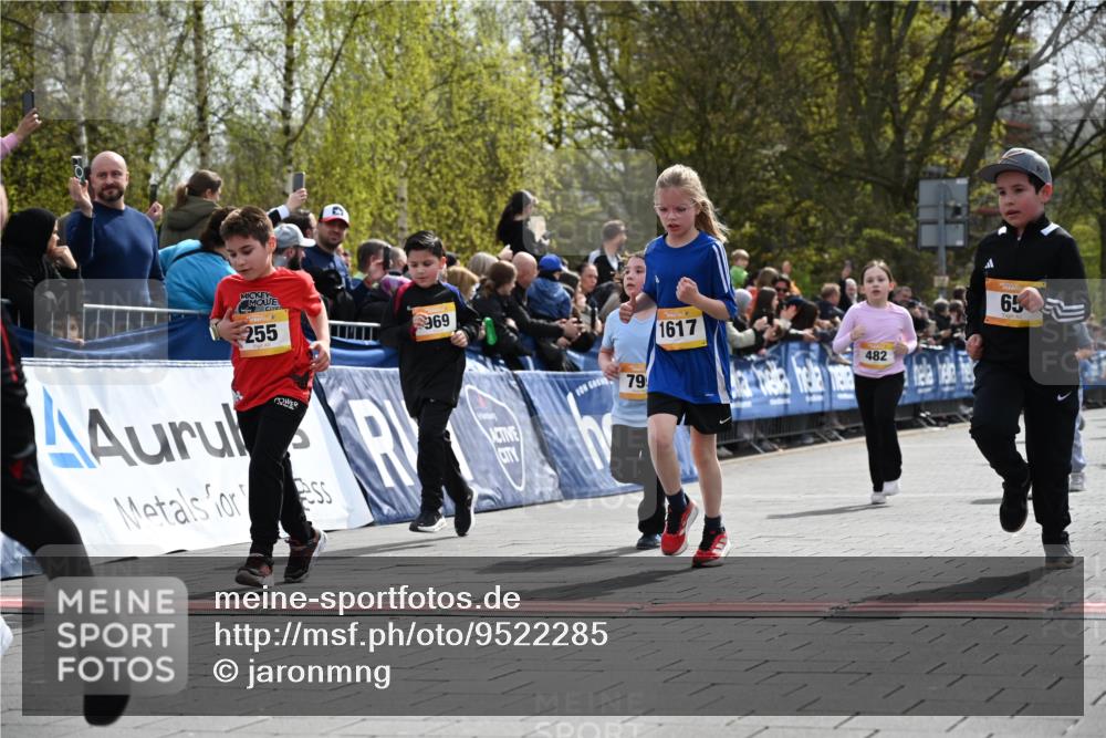 12.04.2026 - 45. Internationalen Wilhelmsburger Insellauf J. Mangold http://msf.ph/oto/9522285 12.04.2026 14:21:53 Ziel 1622, 317, 283, 134, 316, 792, 763, 255, 65, 1617, 969, 799, 974, 482, 236, 810, 488 meine-sportfotos.de