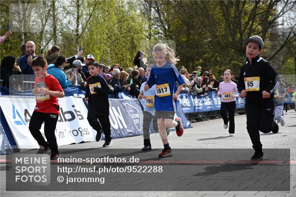 12.04.2026 - 45. Internationalen Wilhelmsburger Insellauf J. Mangold http://msf.ph/oto/9522288 12.04.2026 14:21:53 Ziel 1622, 317, 283, 134, 316, 792, 763, 255, 65, 1617, 969, 799, 974, 482, 236, 810, 488 meine-sportfotos.de