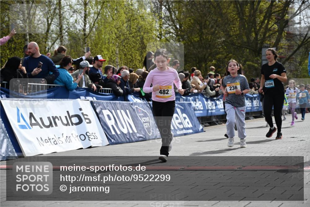 12.04.2026 - 45. Internationalen Wilhelmsburger Insellauf J. Mangold http://msf.ph/oto/9522299 12.04.2026 14:21:55 Ziel 316, 792, 763, 255, 65, 1617, 969, 799, 974, 482, 236, 810, 488, 814, 95 meine-sportfotos.de
