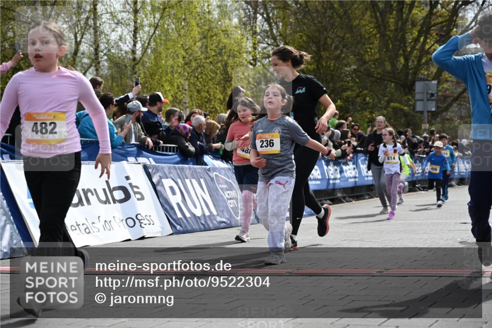 12.04.2026 - 45. Internationalen Wilhelmsburger Insellauf J. Mangold http://msf.ph/oto/9522304 12.04.2026 14:21:56 Ziel 763, 255, 65, 1617, 969, 799, 974, 482, 236, 810, 488, 814, 95, 409, 595 meine-sportfotos.de