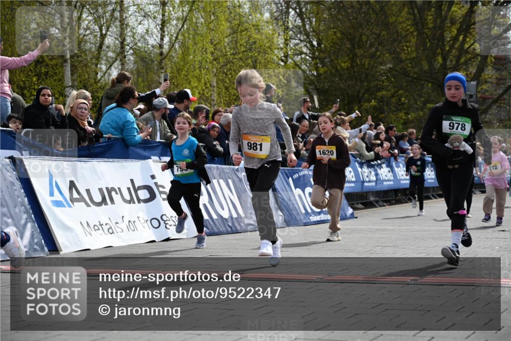 12.04.2026 - 45. Internationalen Wilhelmsburger Insellauf J. Mangold http://msf.ph/oto/9522347 12.04.2026 14:22:16 Ziel 1615, 289, 668, 926, 981, 1620, 414, 805, 272 meine-sportfotos.de