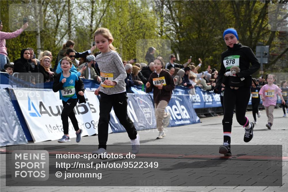 12.04.2026 - 45. Internationalen Wilhelmsburger Insellauf J. Mangold http://msf.ph/oto/9522349 12.04.2026 14:22:17 Ziel 1615, 289, 668, 926, 981, 1620, 414, 805, 272, 124 meine-sportfotos.de