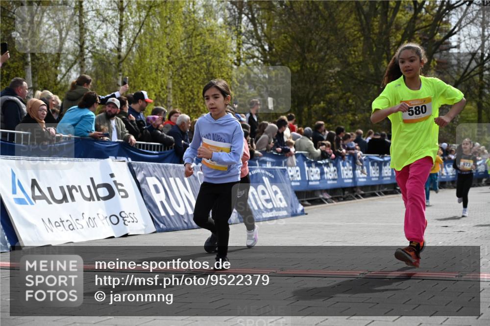 12.04.2026 - 45. Internationalen Wilhelmsburger Insellauf J. Mangold http://msf.ph/oto/9522379 12.04.2026 14:22:26 Ziel 731, 739, 580, 835, 752, 761, 559, 315, 973 meine-sportfotos.de