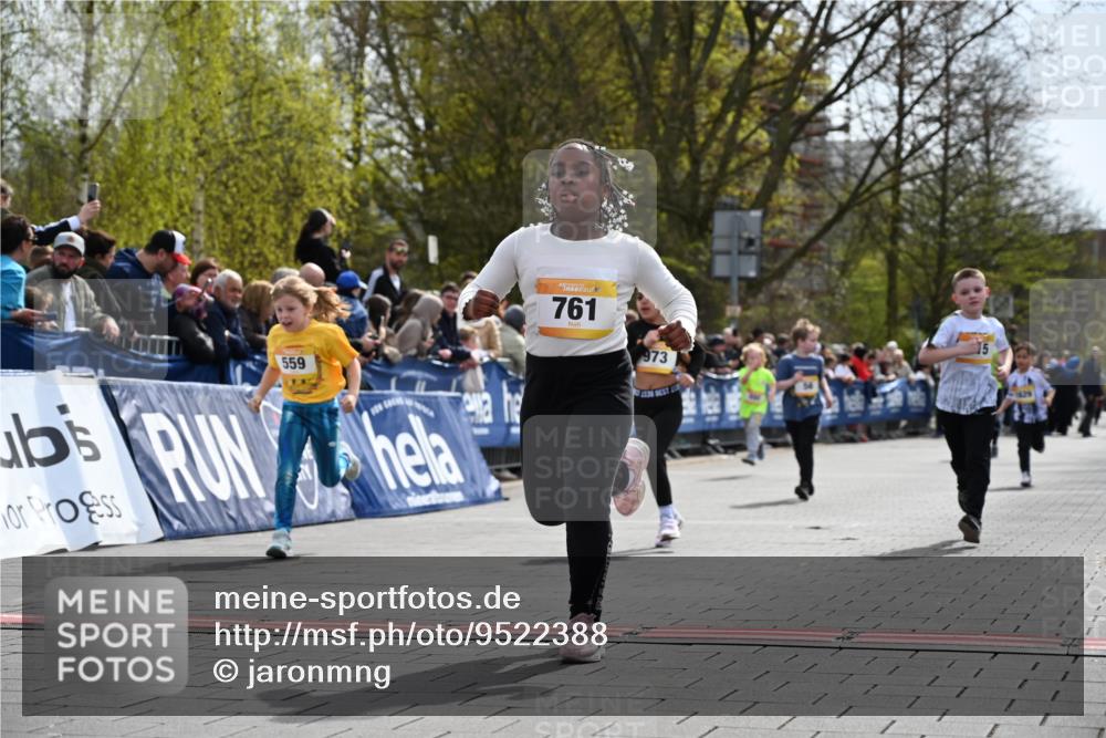 12.04.2026 - 45. Internationalen Wilhelmsburger Insellauf J. Mangold http://msf.ph/oto/9522388 12.04.2026 14:22:29 Ziel 580, 835, 752, 761, 559, 315, 973, 555, 1629, 56 meine-sportfotos.de