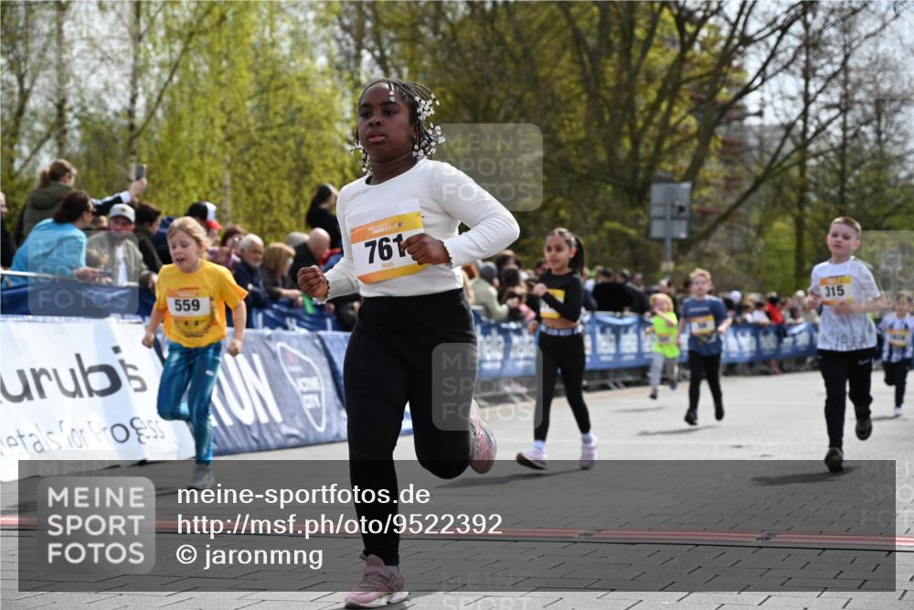 12.04.2026 - 45. Internationalen Wilhelmsburger Insellauf J. Mangold http://msf.ph/oto/9522392 12.04.2026 14:22:29 Ziel 580, 835, 752, 761, 559, 315, 973, 555, 1629, 56 meine-sportfotos.de