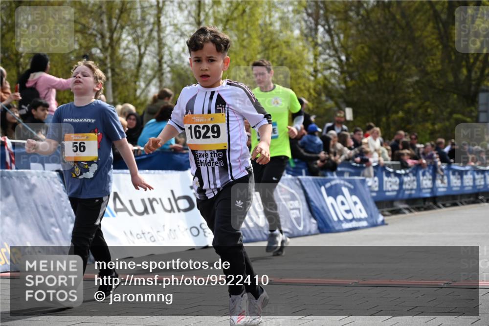 12.04.2026 - 45. Internationalen Wilhelmsburger Insellauf J. Mangold http://msf.ph/oto/9522410 12.04.2026 14:22:34 Ziel 315, 973, 555, 1629, 56, 670 meine-sportfotos.de