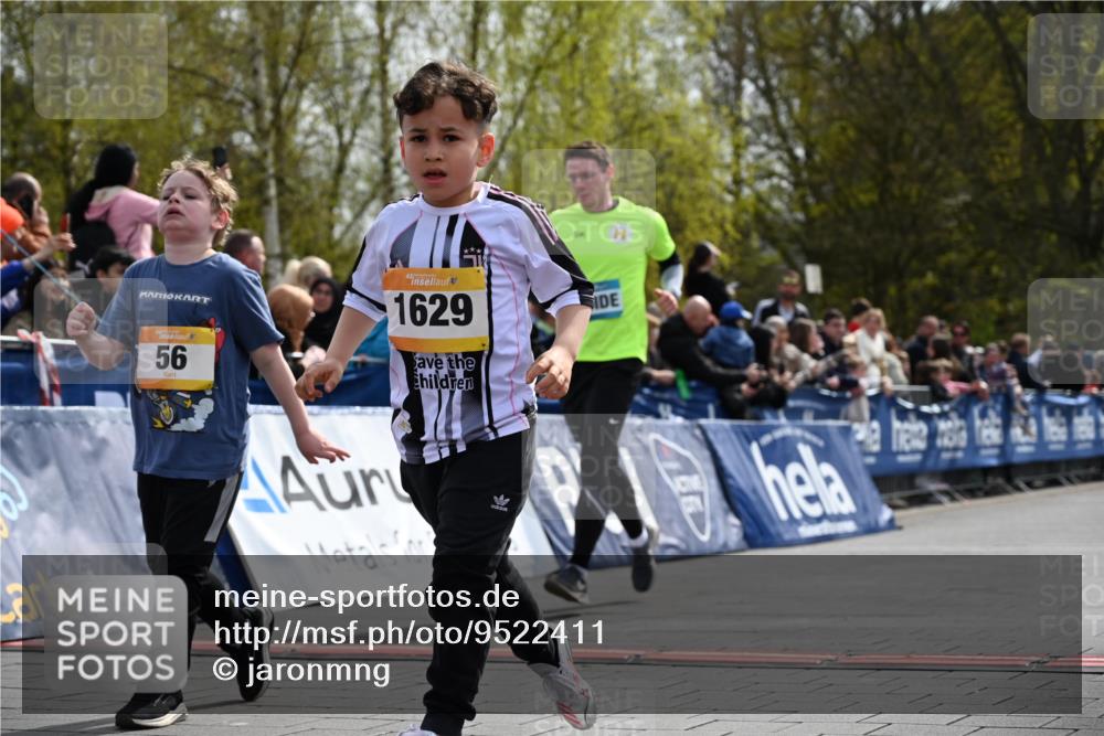 12.04.2026 - 45. Internationalen Wilhelmsburger Insellauf J. Mangold http://msf.ph/oto/9522411 12.04.2026 14:22:34 Ziel 315, 973, 555, 1629, 56, 670 meine-sportfotos.de