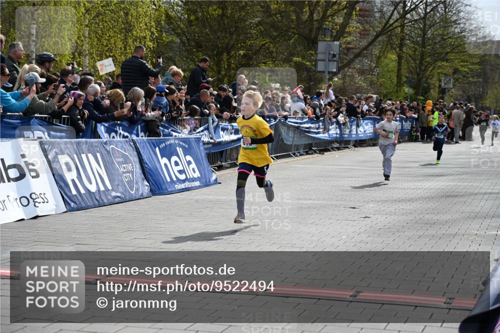 12.04.2026 - 45. Internationalen Wilhelmsburger Insellauf J. Mangold http://msf.ph/oto/9522494 12.04.2026 14:33:40 Ziel 610, 72 meine-sportfotos.de