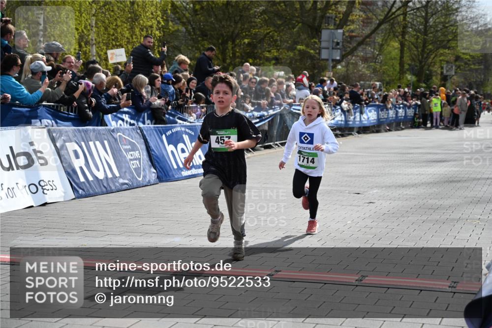 12.04.2026 - 45. Internationalen Wilhelmsburger Insellauf J. Mangold http://msf.ph/oto/9522533 12.04.2026 14:33:48 Ziel 72, 671, 457, 1714 meine-sportfotos.de