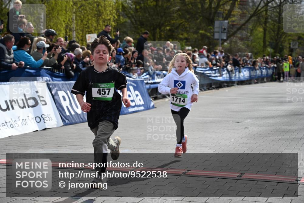 12.04.2026 - 45. Internationalen Wilhelmsburger Insellauf J. Mangold http://msf.ph/oto/9522538 12.04.2026 14:33:49 Ziel 671, 457, 1714 meine-sportfotos.de