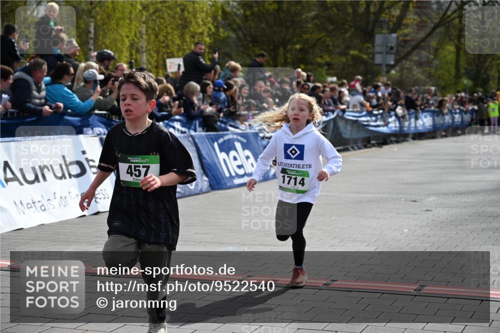 12.04.2026 - 45. Internationalen Wilhelmsburger Insellauf J. Mangold http://msf.ph/oto/9522540 12.04.2026 14:33:49 Ziel 671, 457, 1714 meine-sportfotos.de