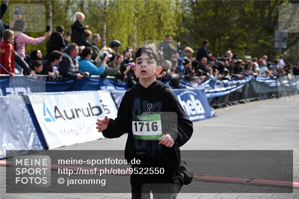12.04.2026 - 45. Internationalen Wilhelmsburger Insellauf J. Mangold http://msf.ph/oto/9522550 12.04.2026 14:33:55 Ziel 1716, 1704 meine-sportfotos.de