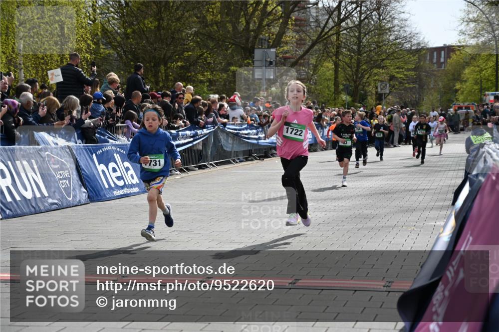 12.04.2026 - 45. Internationalen Wilhelmsburger Insellauf J. Mangold http://msf.ph/oto/9522620 12.04.2026 14:34:22 Ziel 552, 1014, 1731, 1722, 32, 33, 104 meine-sportfotos.de