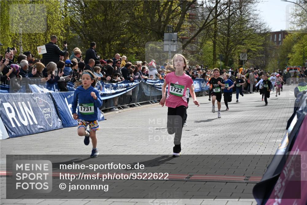 12.04.2026 - 45. Internationalen Wilhelmsburger Insellauf J. Mangold http://msf.ph/oto/9522622 12.04.2026 14:34:22 Ziel 552, 1014, 1731, 1722, 32, 33, 104 meine-sportfotos.de