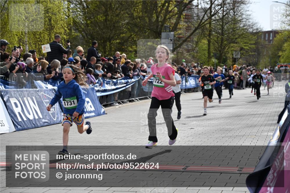 12.04.2026 - 45. Internationalen Wilhelmsburger Insellauf J. Mangold http://msf.ph/oto/9522624 12.04.2026 14:34:22 Ziel 552, 1014, 1731, 1722, 32, 33, 104 meine-sportfotos.de