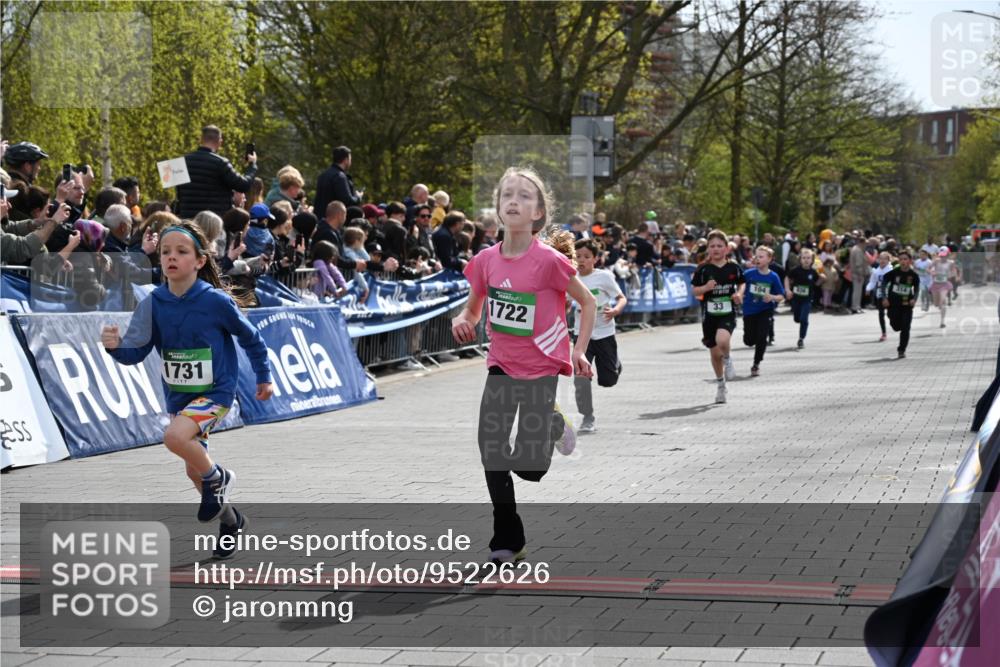 12.04.2026 - 45. Internationalen Wilhelmsburger Insellauf J. Mangold http://msf.ph/oto/9522626 12.04.2026 14:34:22 Ziel 552, 1014, 1731, 1722, 32, 33, 104 meine-sportfotos.de