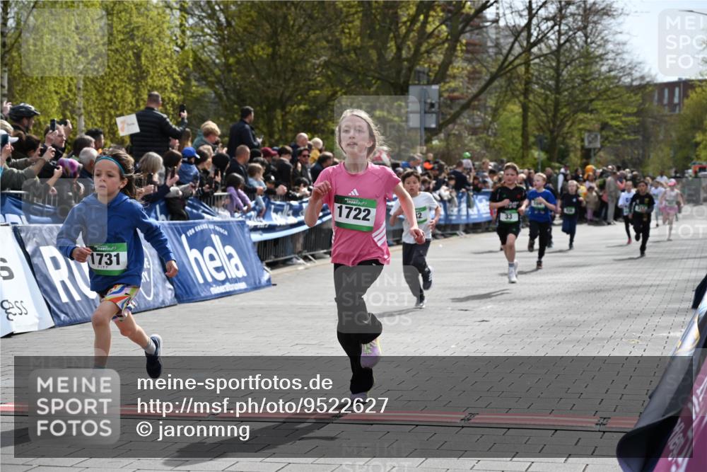 12.04.2026 - 45. Internationalen Wilhelmsburger Insellauf J. Mangold http://msf.ph/oto/9522627 12.04.2026 14:34:22 Ziel 552, 1014, 1731, 1722, 32, 33, 104 meine-sportfotos.de