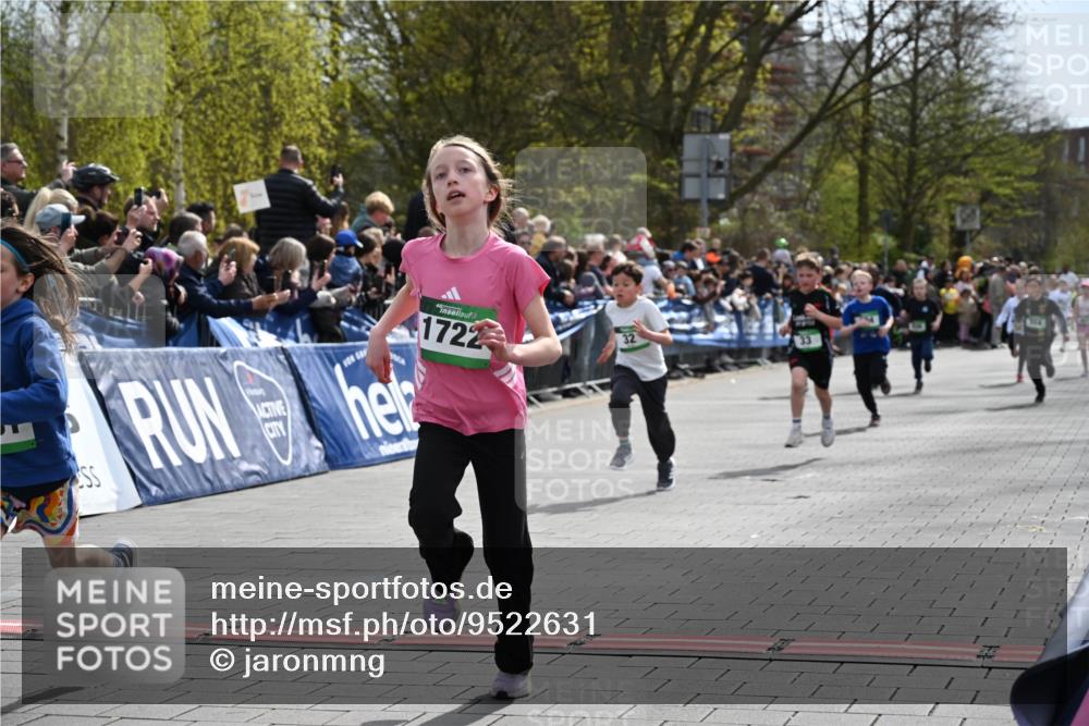 12.04.2026 - 45. Internationalen Wilhelmsburger Insellauf J. Mangold http://msf.ph/oto/9522631 12.04.2026 14:34:23 Ziel 1014, 1731, 1722, 32, 33, 104, 314, 1718 meine-sportfotos.de