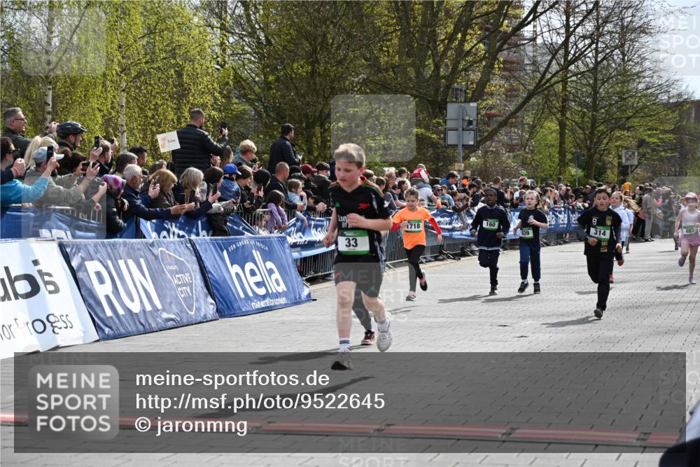 12.04.2026 - 45. Internationalen Wilhelmsburger Insellauf J. Mangold http://msf.ph/oto/9522645 12.04.2026 14:34:25 Ziel 1731, 1722, 32, 33, 104, 314, 1718, 160, 483, 839, 1713 meine-sportfotos.de
