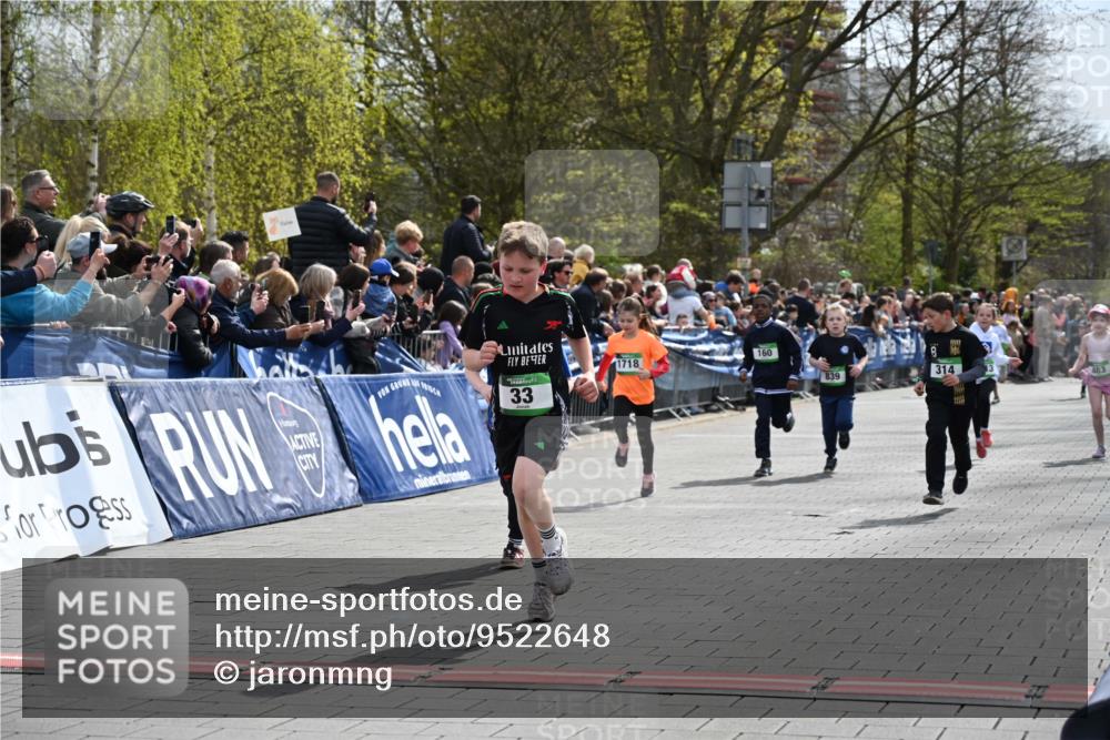 12.04.2026 - 45. Internationalen Wilhelmsburger Insellauf J. Mangold http://msf.ph/oto/9522648 12.04.2026 14:34:25 Ziel 1731, 1722, 32, 33, 104, 314, 1718, 160, 483, 839, 1713 meine-sportfotos.de