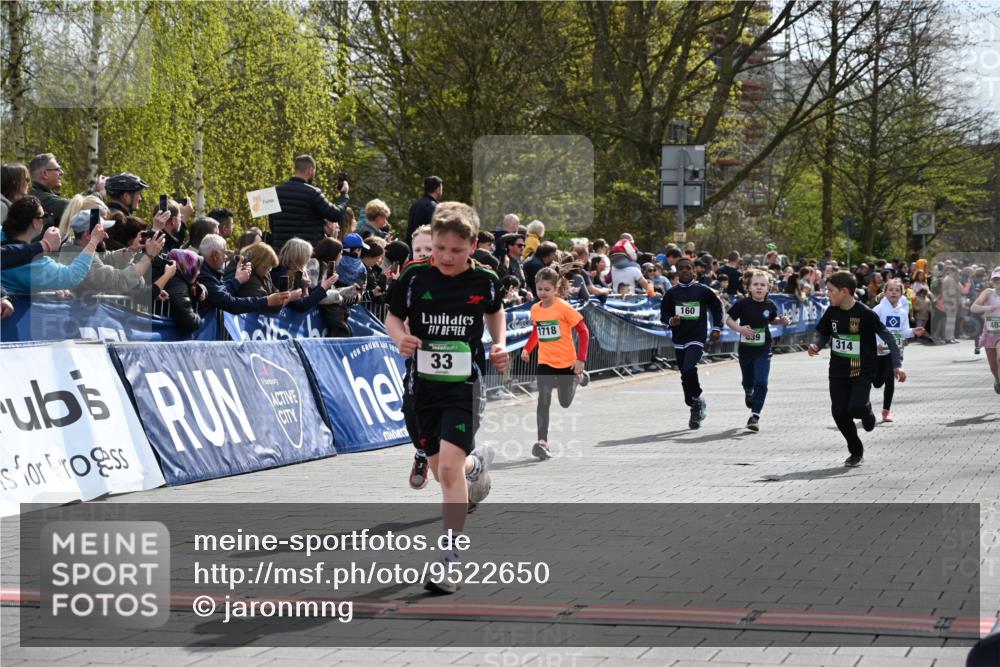 12.04.2026 - 45. Internationalen Wilhelmsburger Insellauf J. Mangold http://msf.ph/oto/9522650 12.04.2026 14:34:25 Ziel 1731, 1722, 32, 33, 104, 314, 1718, 160, 483, 839, 1713 meine-sportfotos.de