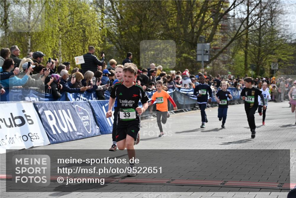 12.04.2026 - 45. Internationalen Wilhelmsburger Insellauf J. Mangold http://msf.ph/oto/9522651 12.04.2026 14:34:25 Ziel 1731, 1722, 32, 33, 104, 314, 1718, 160, 483, 839, 1713 meine-sportfotos.de