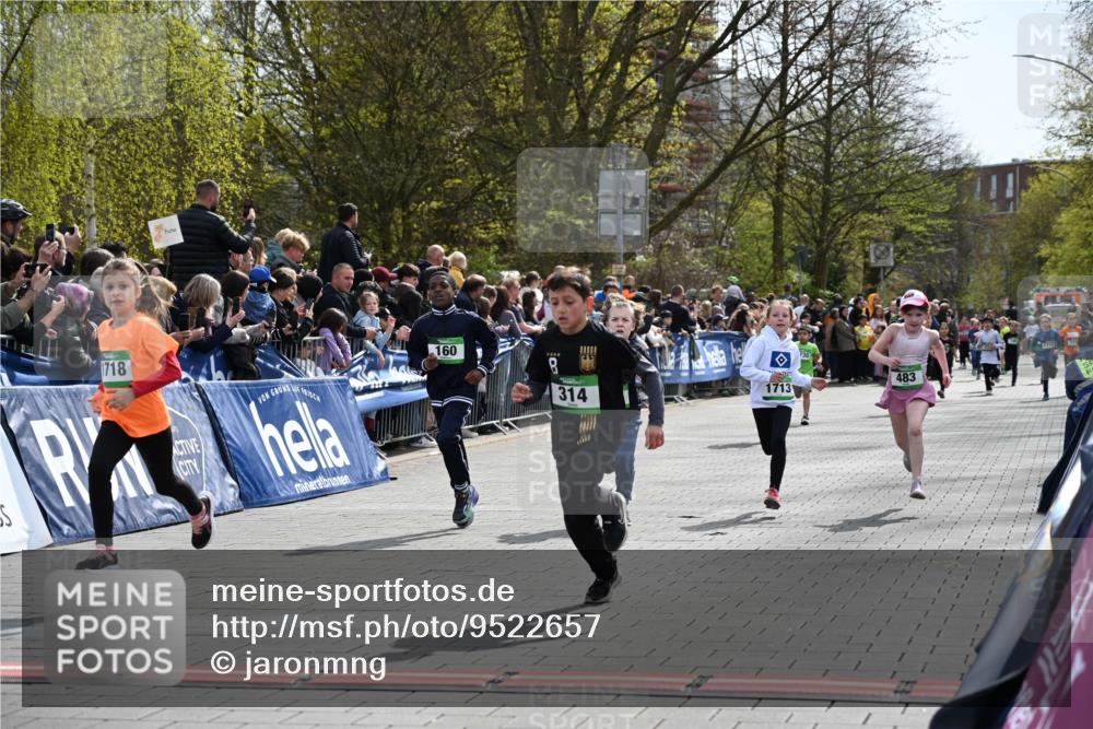 12.04.2026 - 45. Internationalen Wilhelmsburger Insellauf J. Mangold http://msf.ph/oto/9522657 12.04.2026 14:34:26 Ziel 1731, 1722, 32, 33, 104, 314, 1718, 160, 483, 839, 1713, 1723 meine-sportfotos.de