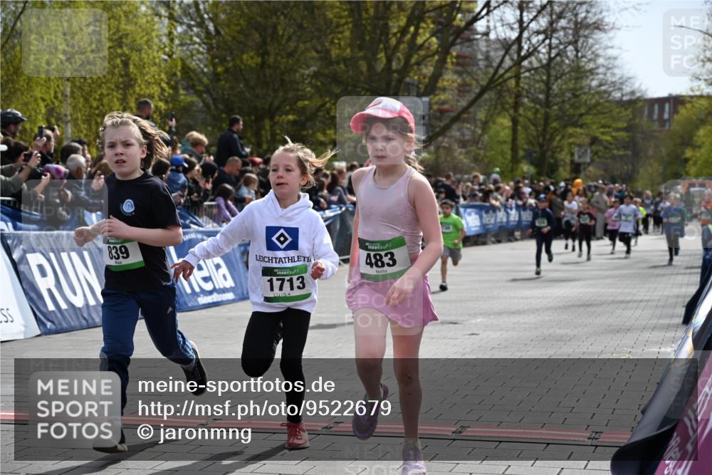 12.04.2026 - 45. Internationalen Wilhelmsburger Insellauf J. Mangold http://msf.ph/oto/9522679 12.04.2026 14:34:29 Ziel 33, 104, 314, 1718, 160, 483, 839, 1713, 1723, 1730, 115, 1026 meine-sportfotos.de