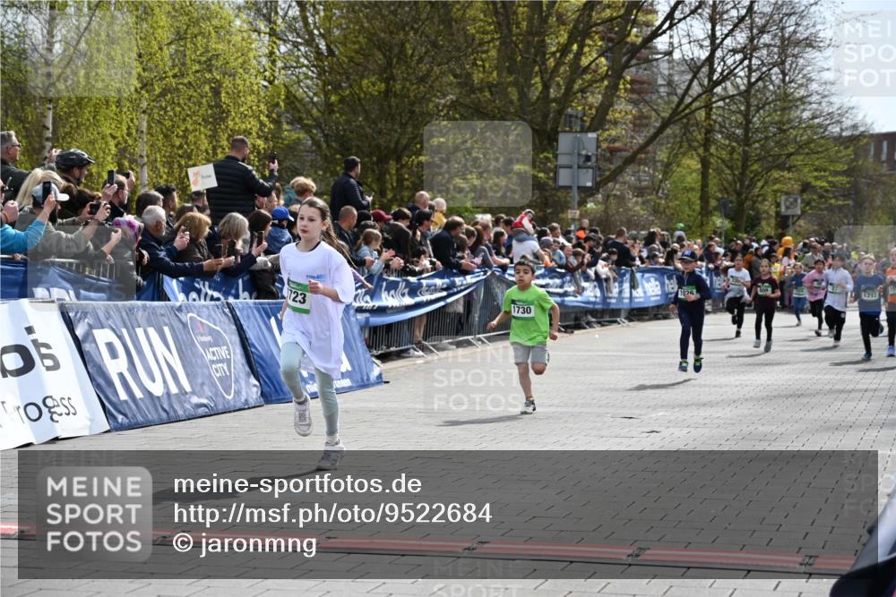 12.04.2026 - 45. Internationalen Wilhelmsburger Insellauf J. Mangold http://msf.ph/oto/9522684 12.04.2026 14:34:30 Ziel 104, 314, 1718, 160, 483, 839, 1713, 1723, 1730, 115, 1026, 1712 meine-sportfotos.de