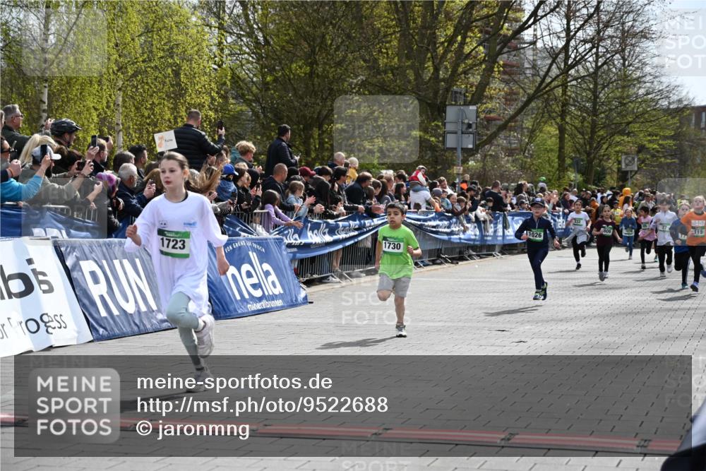 12.04.2026 - 45. Internationalen Wilhelmsburger Insellauf J. Mangold http://msf.ph/oto/9522688 12.04.2026 14:34:30 Ziel 104, 314, 1718, 160, 483, 839, 1713, 1723, 1730, 115, 1026, 1712 meine-sportfotos.de