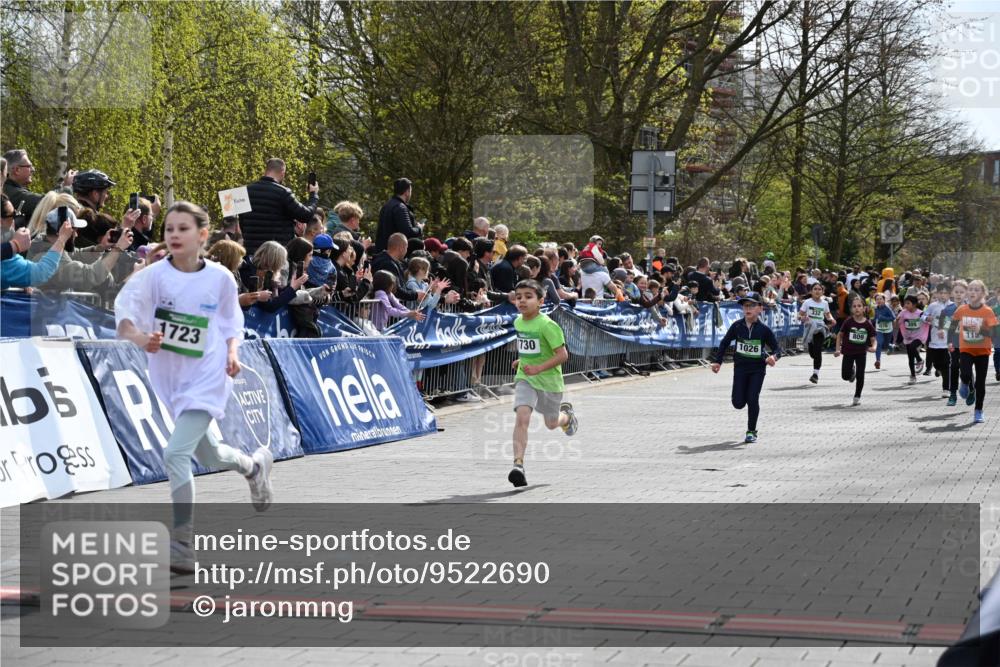 12.04.2026 - 45. Internationalen Wilhelmsburger Insellauf J. Mangold http://msf.ph/oto/9522690 12.04.2026 14:34:30 Ziel 104, 314, 1718, 160, 483, 839, 1713, 1723, 1730, 115, 1026, 1712 meine-sportfotos.de