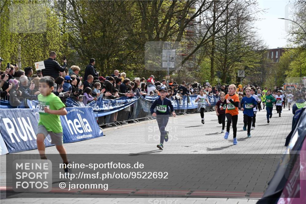 12.04.2026 - 45. Internationalen Wilhelmsburger Insellauf J. Mangold http://msf.ph/oto/9522692 12.04.2026 14:34:32 Ziel 160, 483, 839, 1713, 1723, 1730, 115, 1026, 1712, 809, 27, 332, 305, 853, 28 meine-sportfotos.de