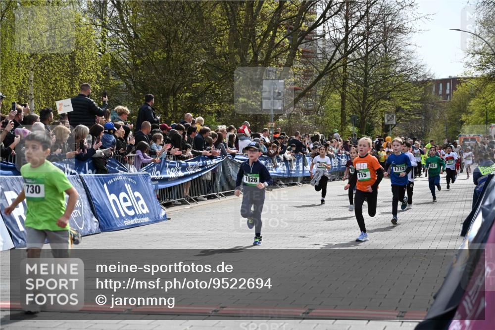 12.04.2026 - 45. Internationalen Wilhelmsburger Insellauf J. Mangold http://msf.ph/oto/9522694 12.04.2026 14:34:32 Ziel 160, 483, 839, 1713, 1723, 1730, 115, 1026, 1712, 809, 27, 332, 305, 853, 28 meine-sportfotos.de