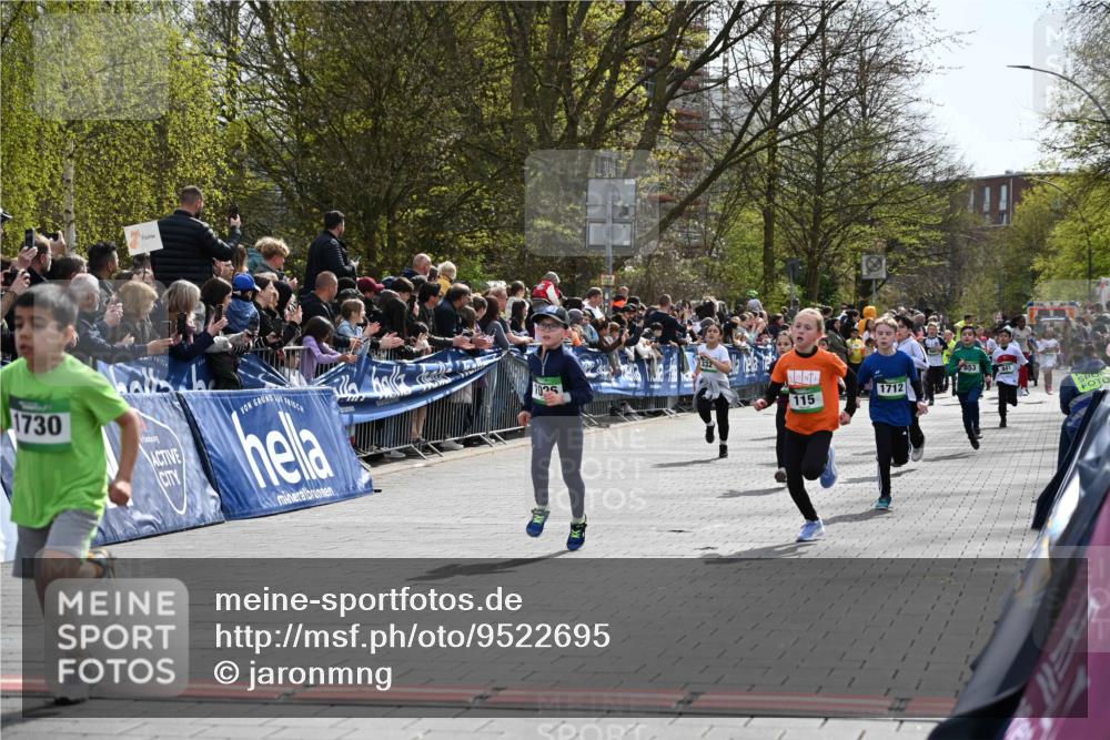 12.04.2026 - 45. Internationalen Wilhelmsburger Insellauf J. Mangold http://msf.ph/oto/9522695 12.04.2026 14:34:32 Ziel 160, 483, 839, 1713, 1723, 1730, 115, 1026, 1712, 809, 27, 332, 305, 853, 28 meine-sportfotos.de