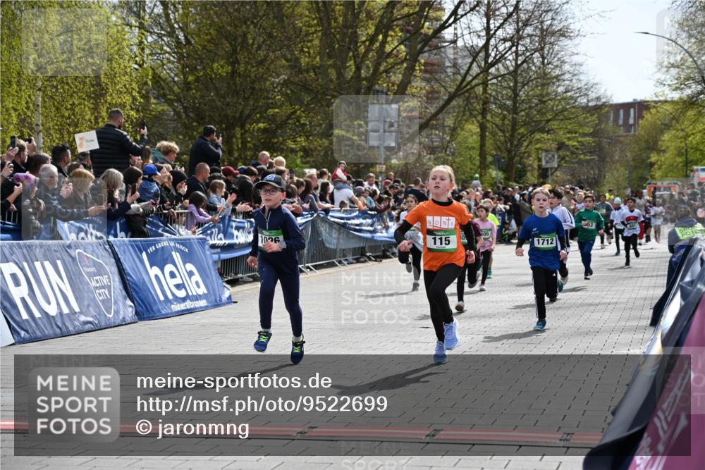 12.04.2026 - 45. Internationalen Wilhelmsburger Insellauf J. Mangold http://msf.ph/oto/9522699 12.04.2026 14:34:32 Ziel 160, 483, 839, 1713, 1723, 1730, 115, 1026, 1712, 809, 27, 332, 305, 853, 28 meine-sportfotos.de