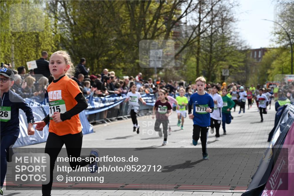 12.04.2026 - 45. Internationalen Wilhelmsburger Insellauf J. Mangold http://msf.ph/oto/9522712 12.04.2026 14:34:34 Ziel 1723, 1730, 115, 1026, 1712, 809, 27, 332, 305, 853, 28, 146, 841, 1076, 1711 meine-sportfotos.de