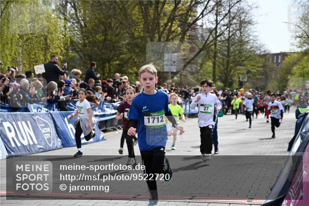 12.04.2026 - 45. Internationalen Wilhelmsburger Insellauf J. Mangold http://msf.ph/oto/9522720 12.04.2026 14:34:35 Ziel 1730, 115, 1026, 1712, 809, 27, 332, 305, 853, 28, 146, 841, 1076, 1711 meine-sportfotos.de