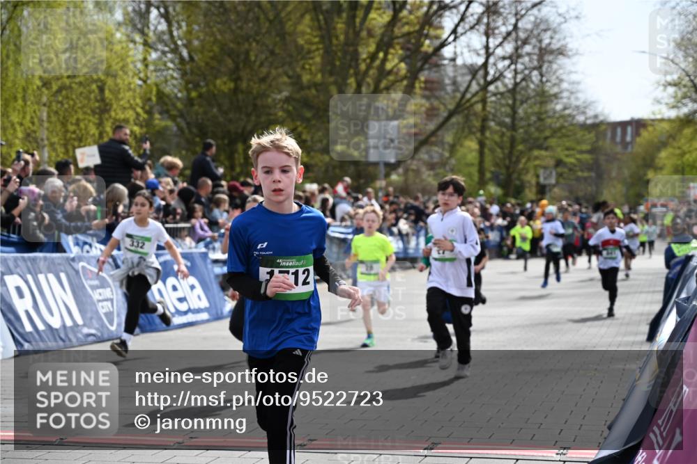 12.04.2026 - 45. Internationalen Wilhelmsburger Insellauf J. Mangold http://msf.ph/oto/9522723 12.04.2026 14:34:35 Ziel 1730, 115, 1026, 1712, 809, 27, 332, 305, 853, 28, 146, 841, 1076, 1711 meine-sportfotos.de