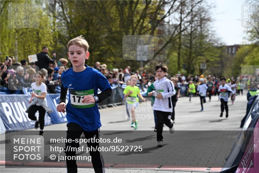 12.04.2026 - 45. Internationalen Wilhelmsburger Insellauf J. Mangold http://msf.ph/oto/9522725 12.04.2026 14:34:35 Ziel 1730, 115, 1026, 1712, 809, 27, 332, 305, 853, 28, 146, 841, 1076, 1711 meine-sportfotos.de