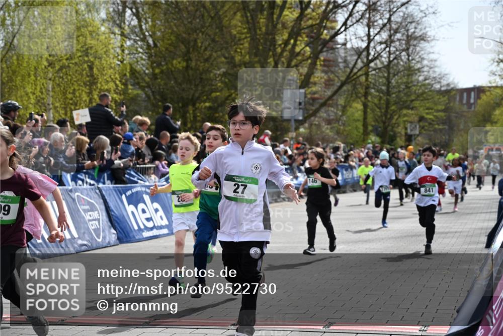 12.04.2026 - 45. Internationalen Wilhelmsburger Insellauf J. Mangold http://msf.ph/oto/9522730 12.04.2026 14:34:36 Ziel 115, 1026, 1712, 809, 27, 332, 305, 853, 28, 146, 841, 1076, 1711, 443 meine-sportfotos.de