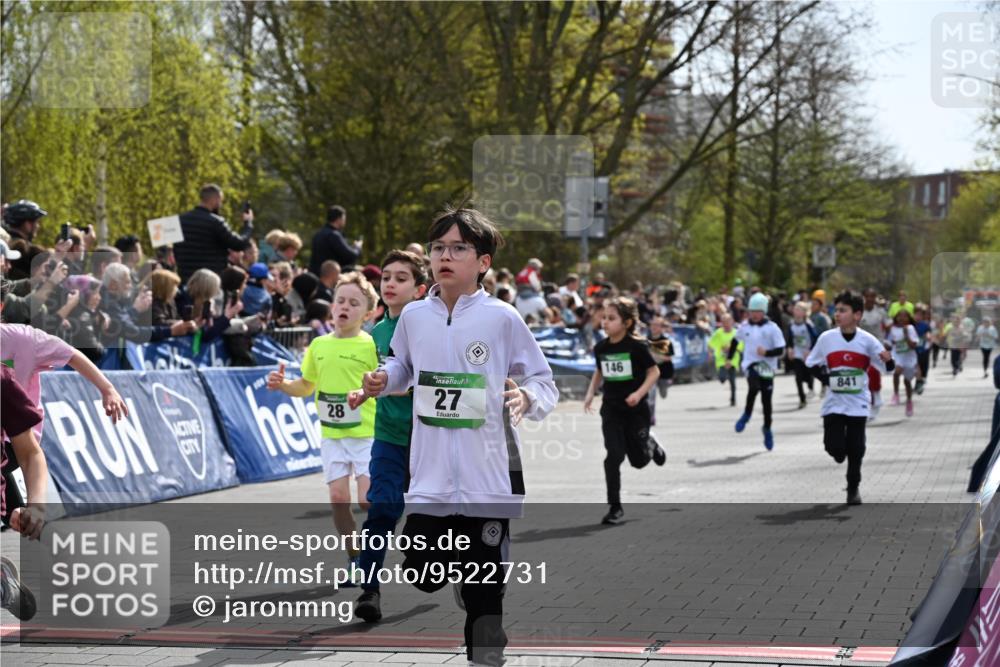 12.04.2026 - 45. Internationalen Wilhelmsburger Insellauf J. Mangold http://msf.ph/oto/9522731 12.04.2026 14:34:36 Ziel 115, 1026, 1712, 809, 27, 332, 305, 853, 28, 146, 841, 1076, 1711, 443 meine-sportfotos.de