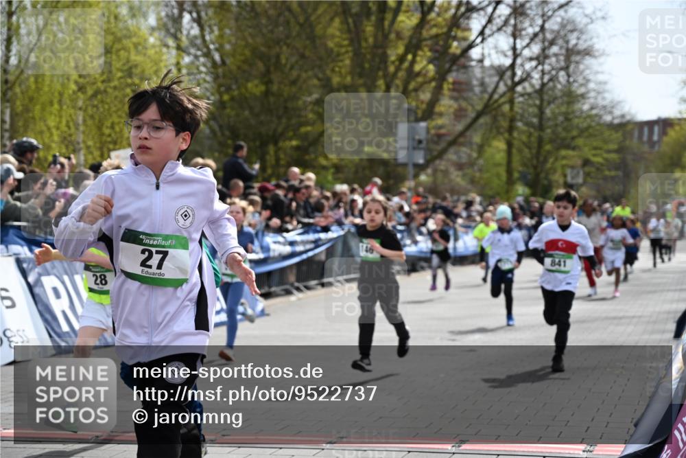 12.04.2026 - 45. Internationalen Wilhelmsburger Insellauf J. Mangold http://msf.ph/oto/9522737 12.04.2026 14:34:37 Ziel 115, 1026, 1712, 809, 27, 332, 305, 853, 28, 146, 841, 1076, 1711, 443, 291, 144, 995, 590 meine-sportfotos.de