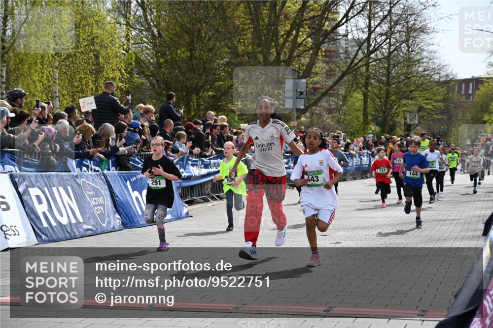 12.04.2026 - 45. Internationalen Wilhelmsburger Insellauf J. Mangold http://msf.ph/oto/9522751 12.04.2026 14:34:39 Ziel 809, 27, 332, 305, 853, 28, 146, 841, 1076, 1711, 443, 291, 144, 995, 590, 436, 110, 524 meine-sportfotos.de