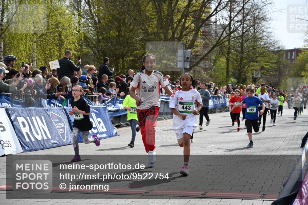 12.04.2026 - 45. Internationalen Wilhelmsburger Insellauf J. Mangold http://msf.ph/oto/9522754 12.04.2026 14:34:40 Ziel 27, 332, 305, 853, 28, 146, 841, 1076, 1711, 443, 291, 144, 995, 590, 436, 110, 524, 660, 843, 815, 423 meine-sportfotos.de