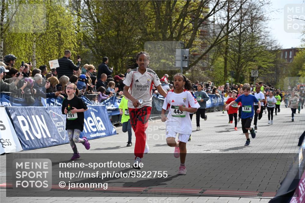 12.04.2026 - 45. Internationalen Wilhelmsburger Insellauf J. Mangold http://msf.ph/oto/9522755 12.04.2026 14:34:40 Ziel 27, 332, 305, 853, 28, 146, 841, 1076, 1711, 443, 291, 144, 995, 590, 436, 110, 524, 660, 843, 815, 423 meine-sportfotos.de