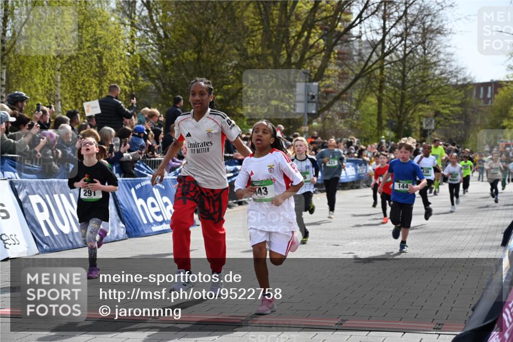 12.04.2026 - 45. Internationalen Wilhelmsburger Insellauf J. Mangold http://msf.ph/oto/9522758 12.04.2026 14:34:40 Ziel 27, 332, 305, 853, 28, 146, 841, 1076, 1711, 443, 291, 144, 995, 590, 436, 110, 524, 660, 843, 815, 423 meine-sportfotos.de