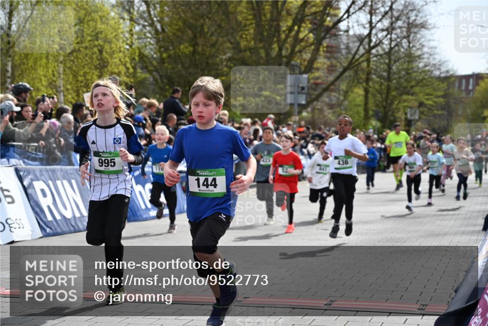 12.04.2026 - 45. Internationalen Wilhelmsburger Insellauf J. Mangold http://msf.ph/oto/9522773 12.04.2026 14:34:42 Ziel 1076, 1711, 443, 291, 144, 995, 590, 436, 110, 524, 660, 843, 815, 423, 16, 837, 311 meine-sportfotos.de